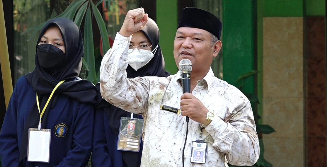 Kepala SD Klojen Apresiasi PENMAS FK UB Dukung Program MPLS